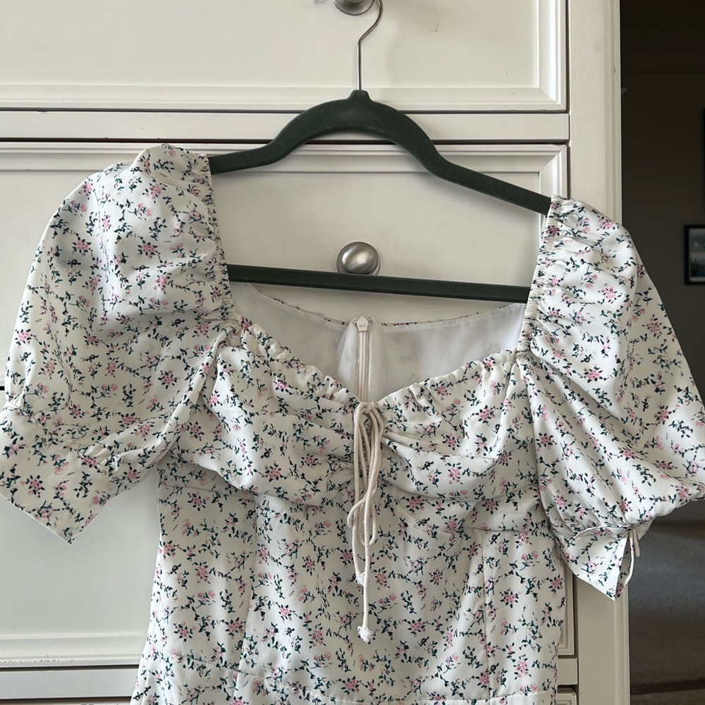 White floral dress - Picture 3 of 5